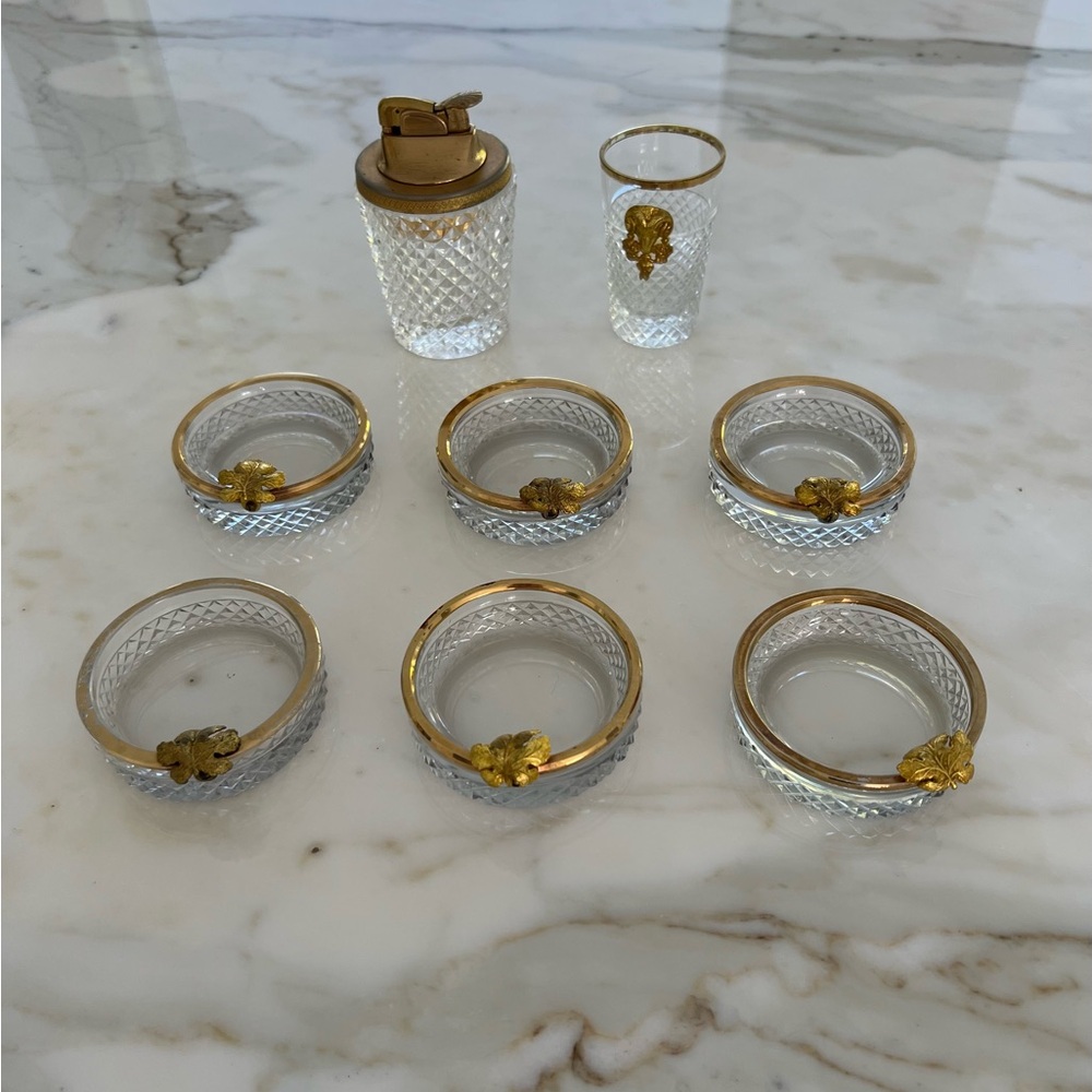 EVANS VINTAGE CRYSTAL INDIVIDUAL ASHTRAYS AND LIGHTER